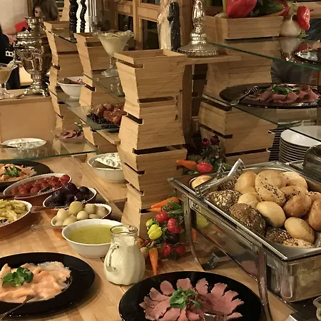 Estalagem Rangau & Brennerei Markt Erlbach